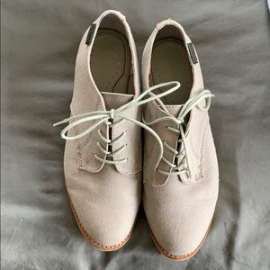 Canvas oxfords